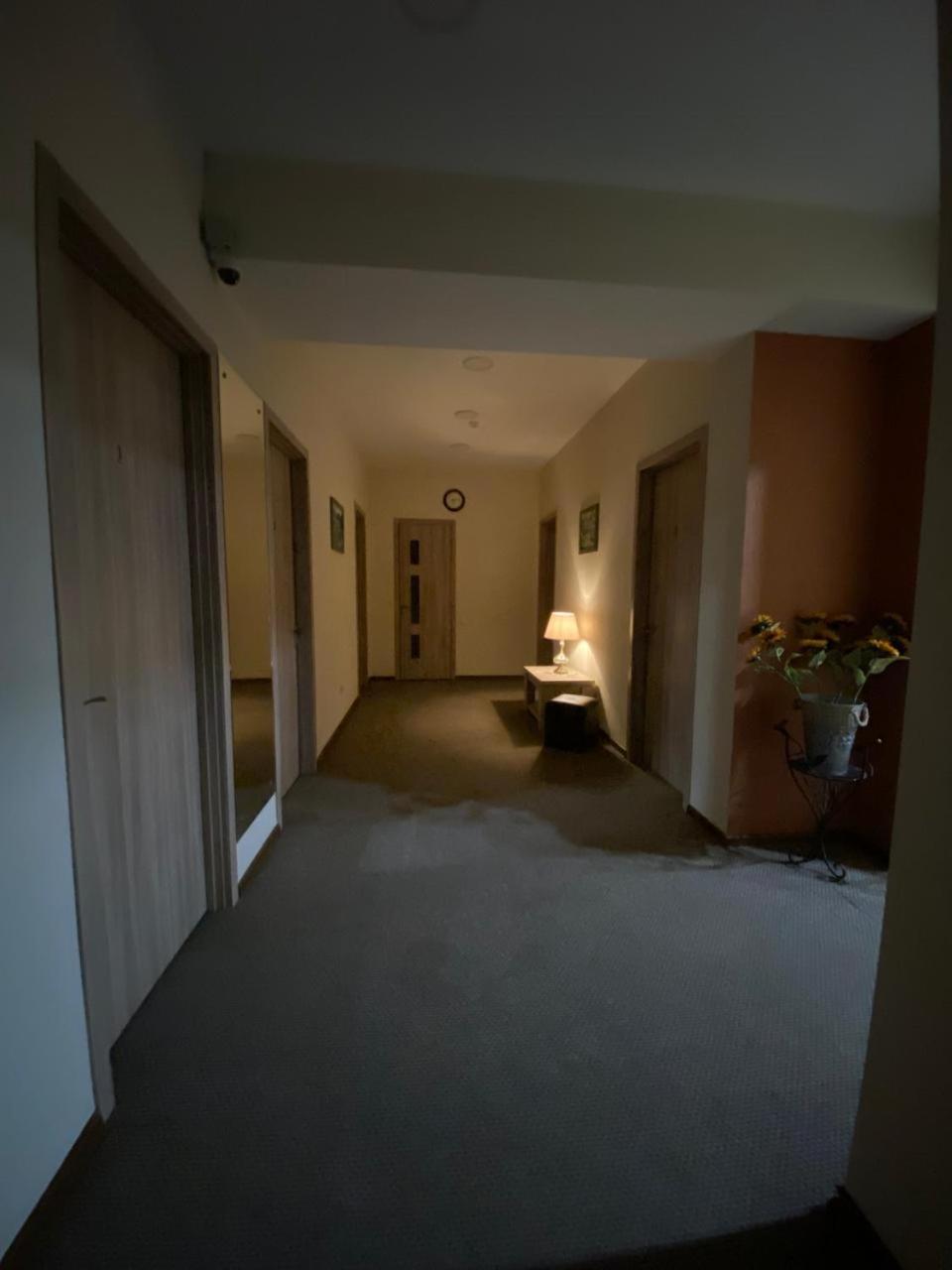 5 Rooms Near 300 Aragveli Metro Station Tbilisi Exterior photo